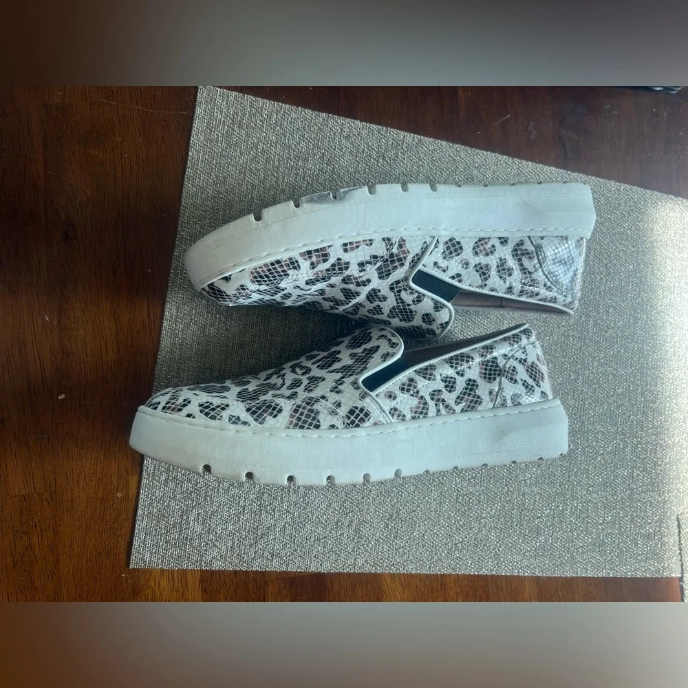 Vionic Abyss Dinora‎ Leopard Snake Slip on Shoe